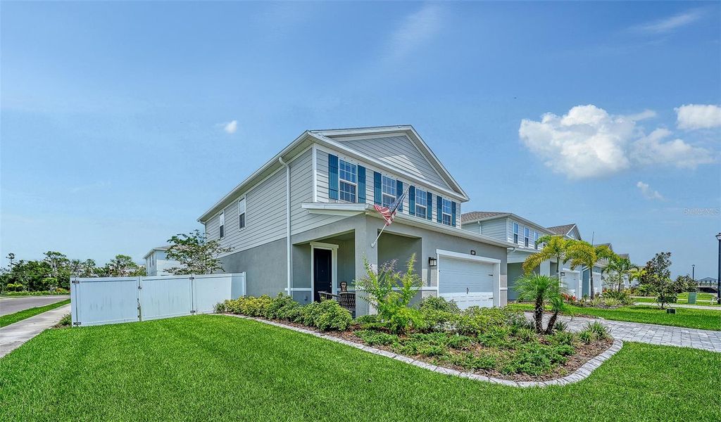 Image 2 of property listing at 4507 ARDEN WAY, Bradenton, FL 34211