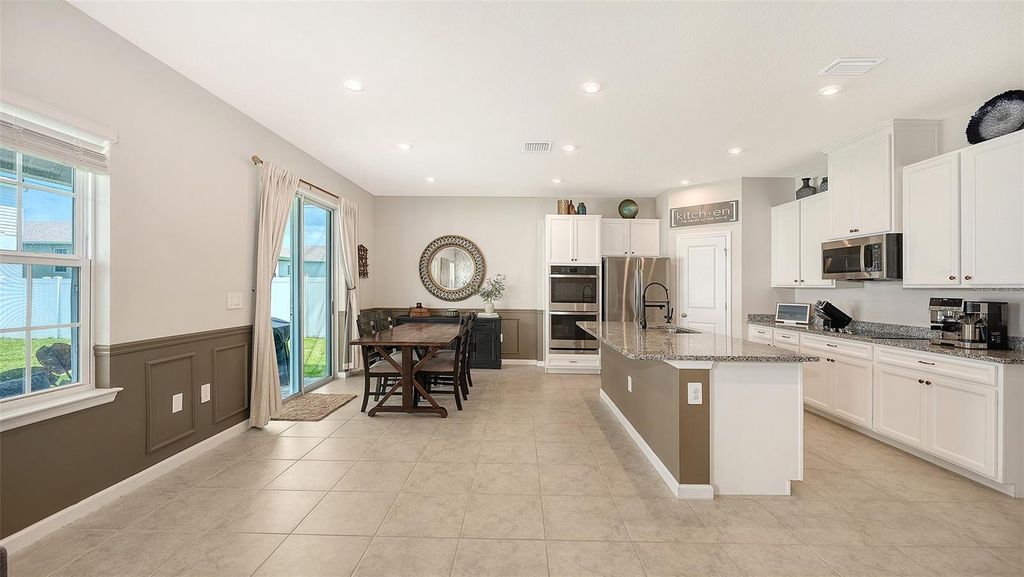 Image 12 of property listing at 4507 ARDEN WAY, Bradenton, FL 34211