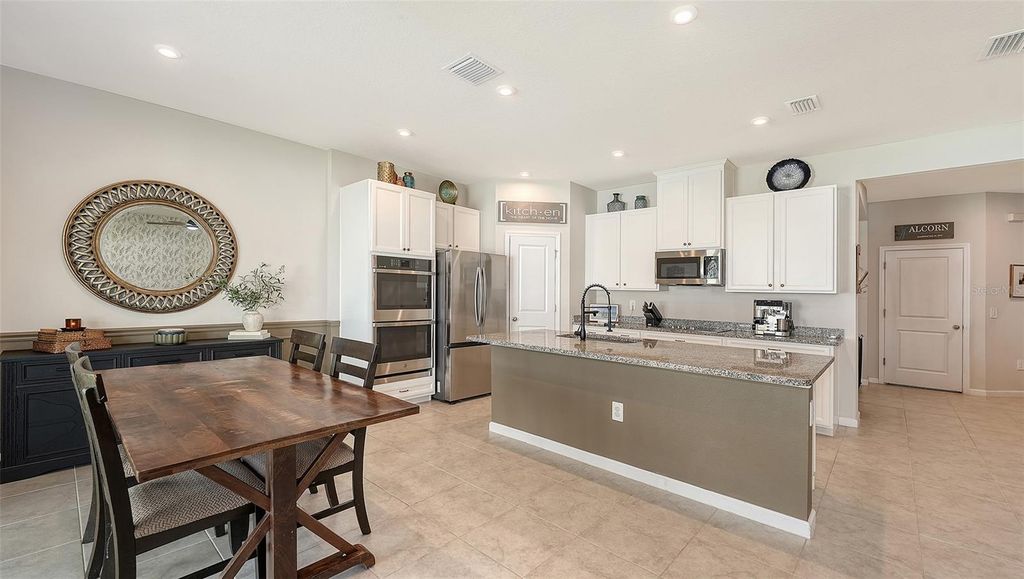 Image 13 of property listing at 4507 ARDEN WAY, Bradenton, FL 34211