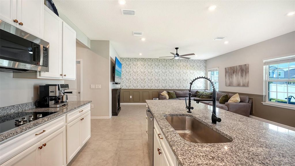 Image 17 of property listing at 4507 ARDEN WAY, Bradenton, FL 34211