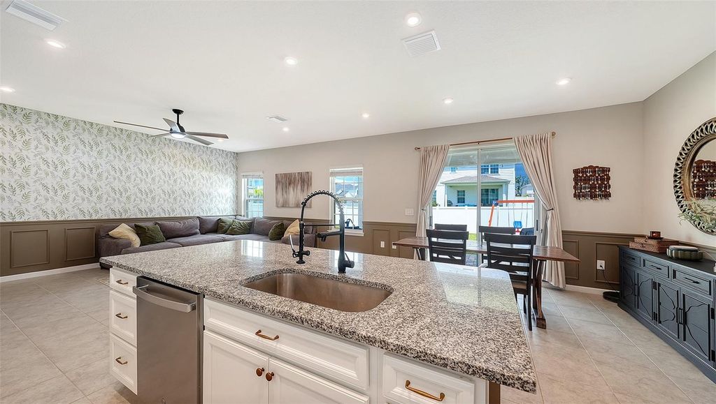 Image 18 of property listing at 4507 ARDEN WAY, Bradenton, FL 34211