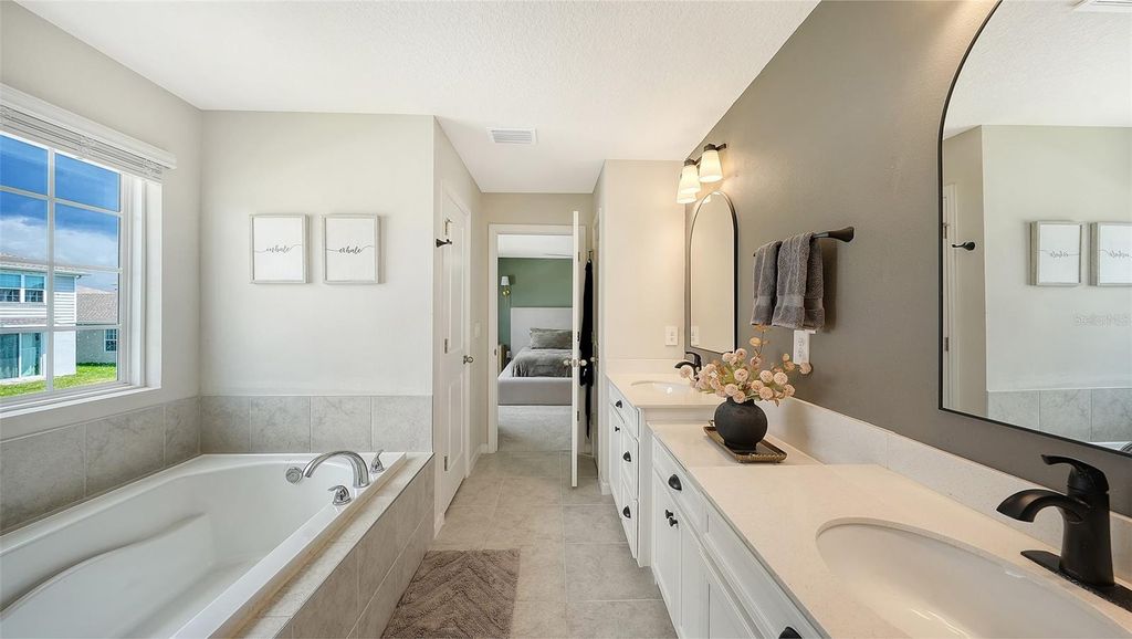 Image 34 of property listing at 4507 ARDEN WAY, Bradenton, FL 34211