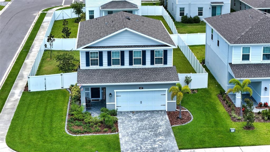 Image 6 of property listing at 4507 ARDEN WAY, Bradenton, FL 34211