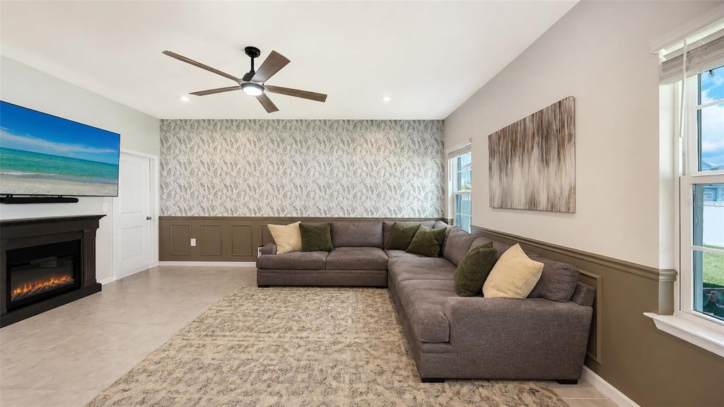 Image 10 of property listing at 4507 ARDEN WAY, Bradenton, FL 34211