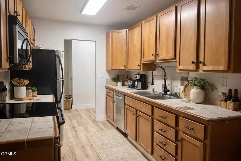 Image 6 of property listing at 3700 Dean Drive 101, Ventura, CA 93003