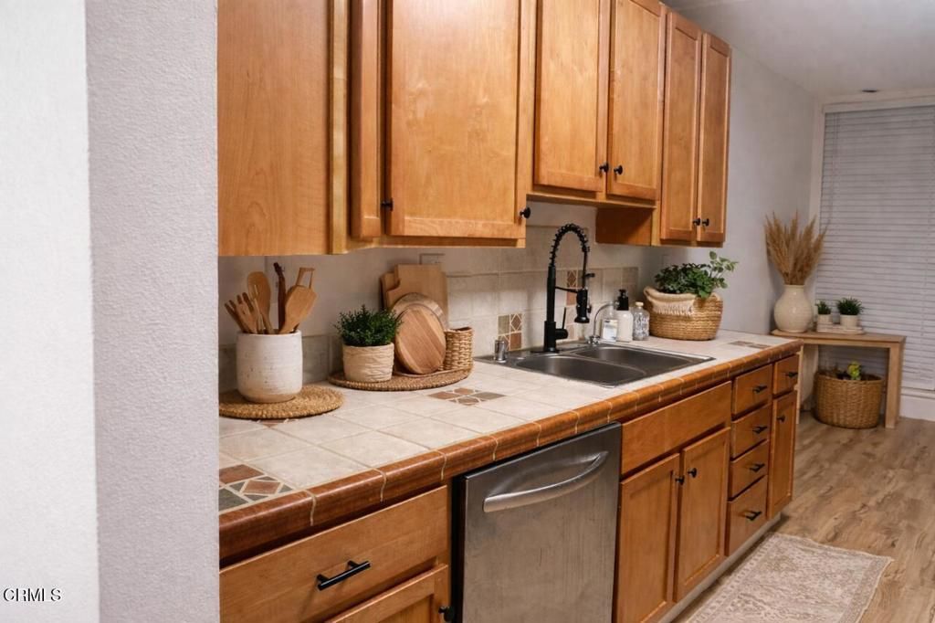 Image 7 of property listing at 3700 Dean Drive 101, Ventura, CA 93003