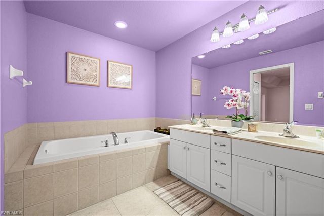 221 NE 14th TER, Cape Coral, FL 33909