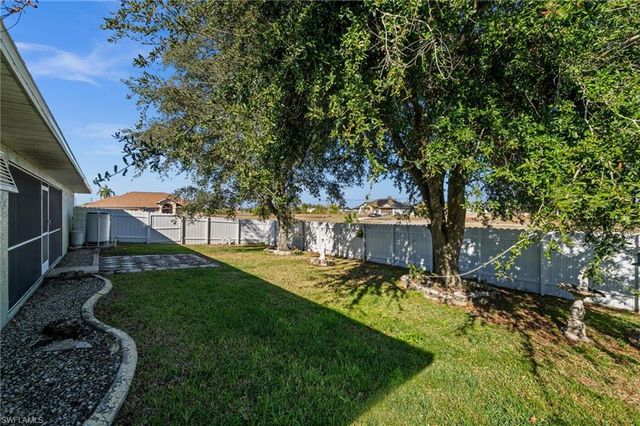 221 NE 14th TER, Cape Coral, FL 33909