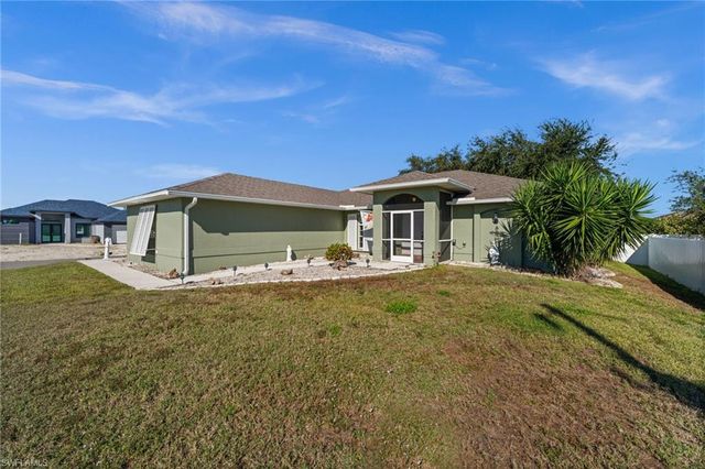 221 NE 14th TER, Cape Coral, FL 33909