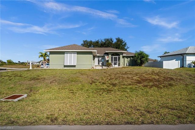 221 NE 14th TER, Cape Coral, FL 33909