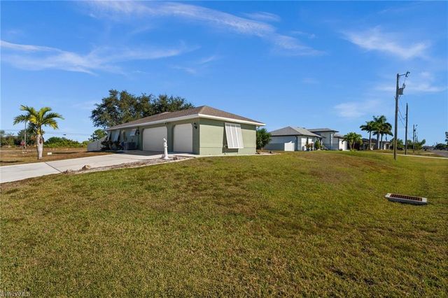 221 NE 14th TER, Cape Coral, FL 33909