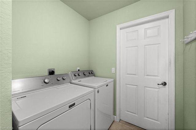 221 NE 14th TER, Cape Coral, FL 33909