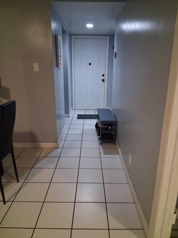 3161 NW 47th Terrace 111, Lauderdale Lakes, FL 33319