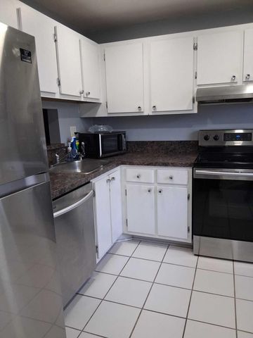 3161 NW 47th Terrace 111, Lauderdale Lakes, FL 33319