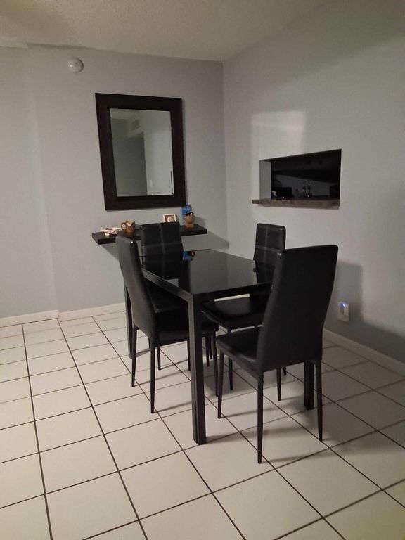 3161 NW 47th Terrace 111, Lauderdale Lakes, FL 33319