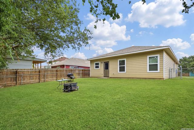 427 PRECIOUS DR, San Antonio, TX 78237