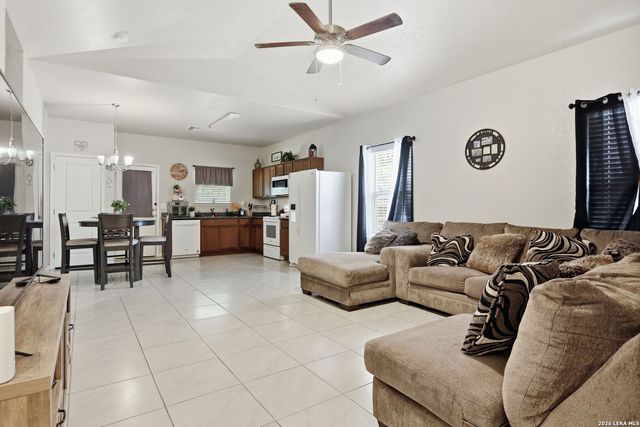 427 PRECIOUS DR, San Antonio, TX 78237