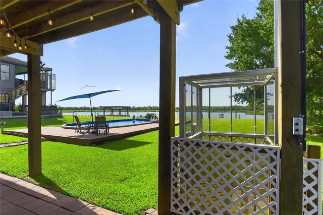 4228 Scenic Drive, Dickinson, TX 77539
