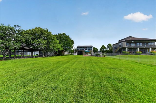 4228 Scenic Drive, Dickinson, TX 77539