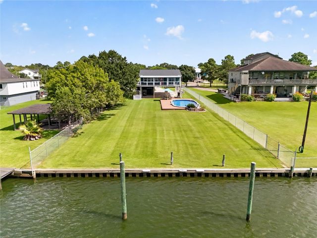 4228 Scenic Drive, Dickinson, TX 77539
