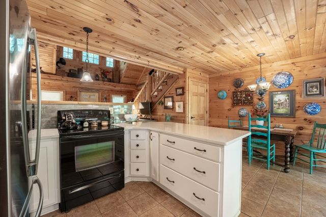 3803 Westwood Dr, Sevierville, TN 37862