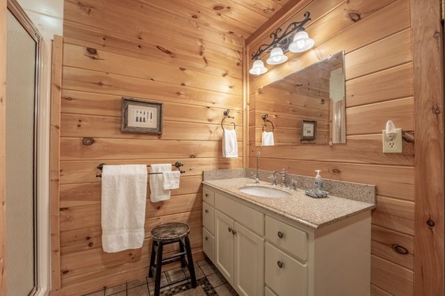 3803 Westwood Dr, Sevierville, TN 37862
