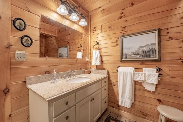 3803 Westwood Dr, Sevierville, TN 37862