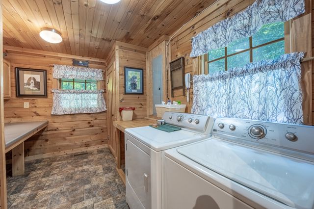 3803 Westwood Dr, Sevierville, TN 37862