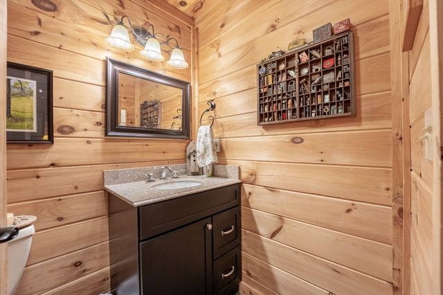 3803 Westwood Dr, Sevierville, TN 37862