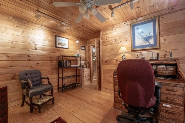 3803 Westwood Dr, Sevierville, TN 37862