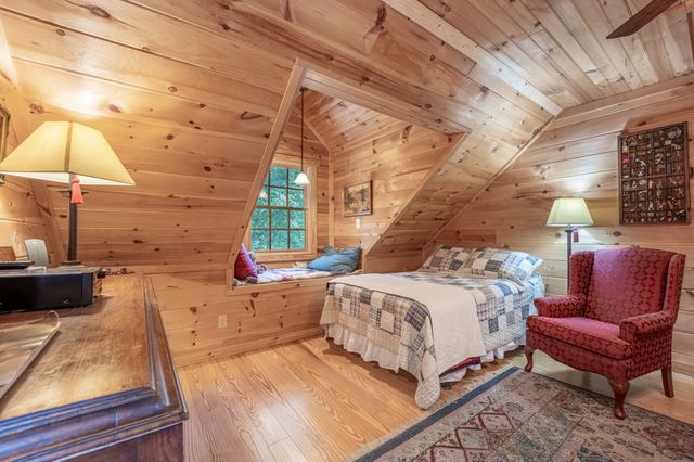 3803 Westwood Dr, Sevierville, TN 37862