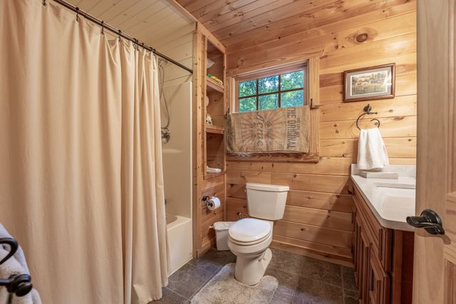 3803 Westwood Dr, Sevierville, TN 37862