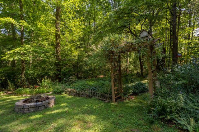3803 Westwood Dr, Sevierville, TN 37862
