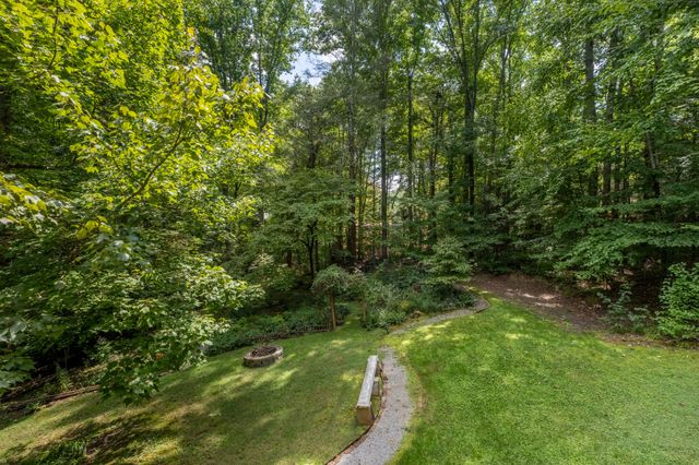 3803 Westwood Dr, Sevierville, TN 37862