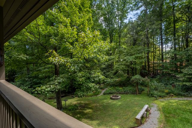 3803 Westwood Dr, Sevierville, TN 37862