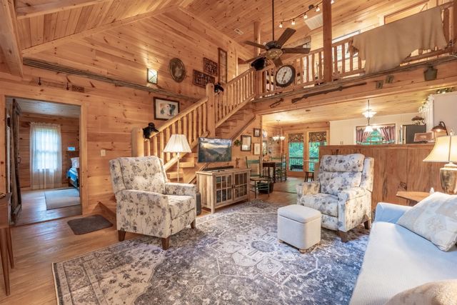 3803 Westwood Dr, Sevierville, TN 37862