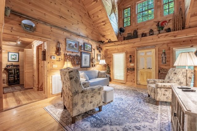 3803 Westwood Dr, Sevierville, TN 37862