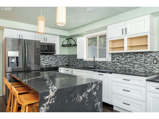 18335 Se 370TH Ave, Sandy, OR 97055