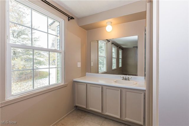 147 Quaker Ridge Drive, Akron, OH 44313