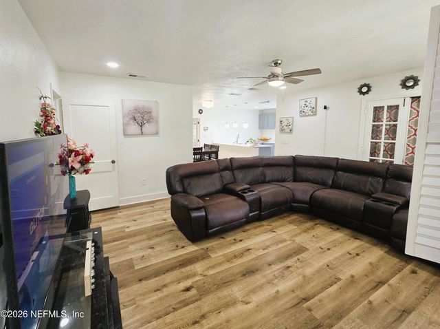 1893 E Road, Jacksonville, FL 32216