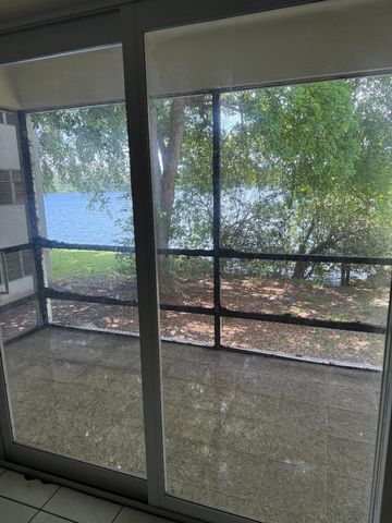 3941 Crystal Lake Drive E, Pompano Beach, FL 33064