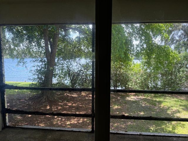 3941 Crystal Lake Drive E, Pompano Beach, FL 33064