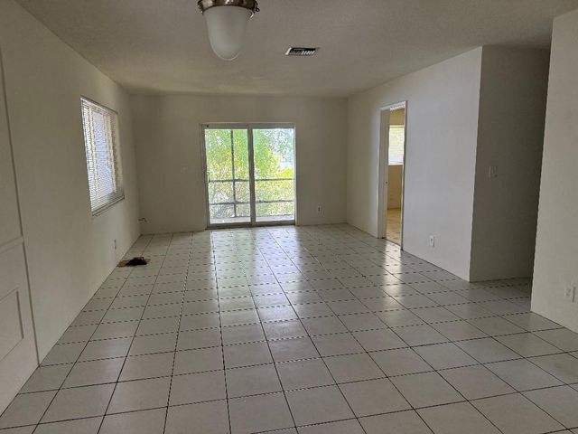 3941 Crystal Lake Drive E, Pompano Beach, FL 33064