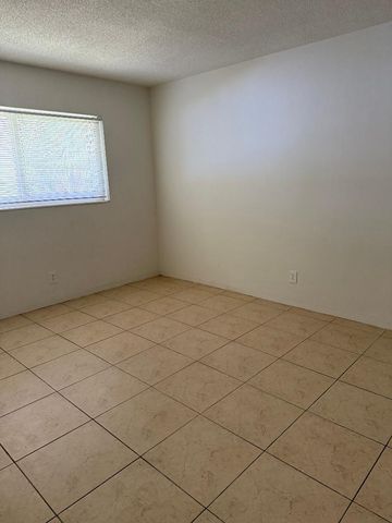 3941 Crystal Lake Drive E, Pompano Beach, FL 33064