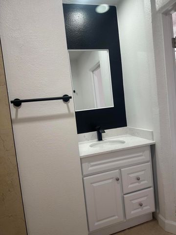 209-211 San Lorenzo Avenue NW, Albuquerque, NM 87107