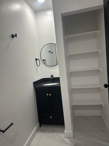 209-211 San Lorenzo Avenue NW, Albuquerque, NM 87107