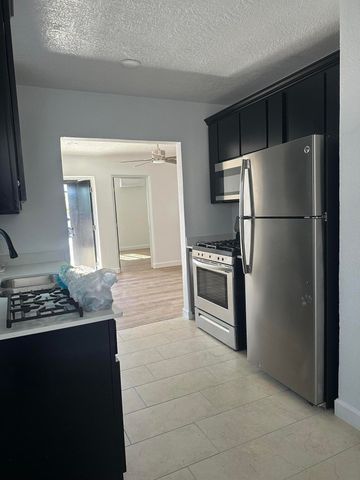 209-211 San Lorenzo Avenue NW, Albuquerque, NM 87107