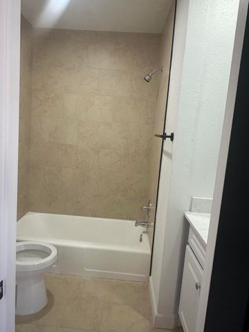 209-211 San Lorenzo Avenue NW, Albuquerque, NM 87107