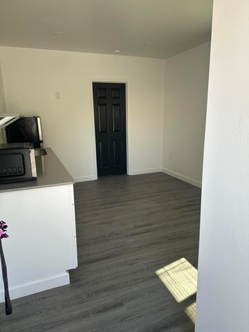 209-211 San Lorenzo Avenue NW, Albuquerque, NM 87107