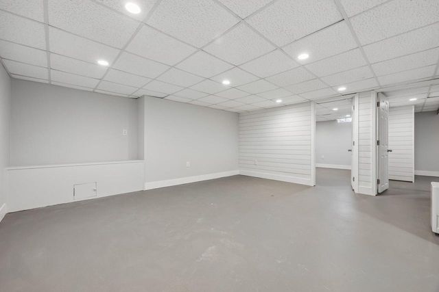 10043 N Greenview DRIVE, Mequon, WI 53092